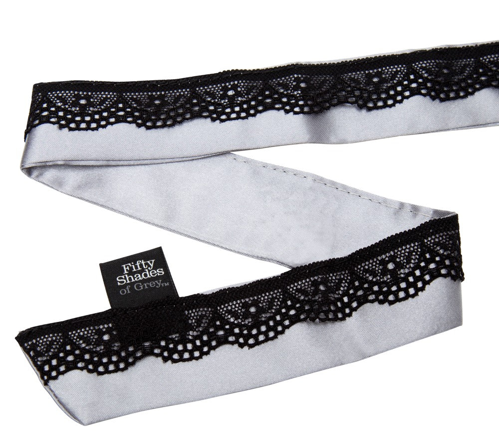 Play Nice Satin Collar &amp; Nipple Clamps